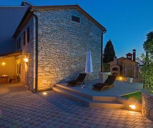Two-Bedroom Holiday home with a Fireplace in Barban Barban Croatia