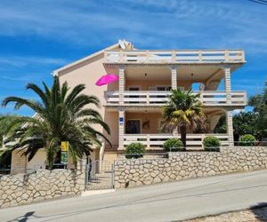 Apartments with a parking space Lun (Pag) - 4062 Lun Croatia