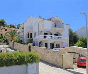 Apartments by the sea Okrug Gornji (Ciovo) - 8625 Okrug Donji Croatia