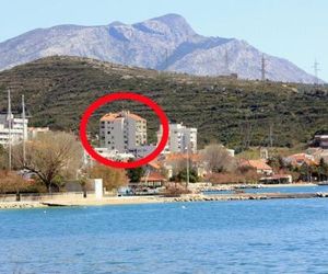 Apartments with a parking space Dugi Rat (Omis) - 8666 Dugi Rat Croatia