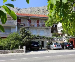 Apartments by the sea Duce (Omis) - 10304 Duce Croatia