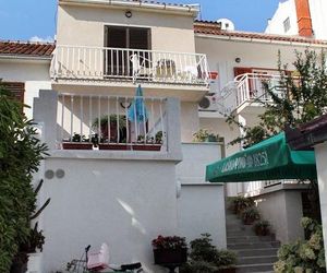 Apartments and rooms with parking space Bol (Brac) - 2878 Bol Croatia