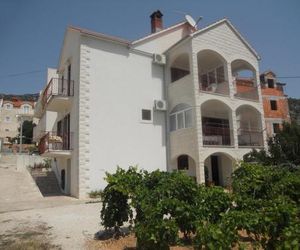 Apartments with a parking space Bol (Brac) - 2890 Bol Croatia
