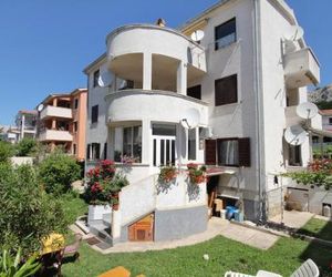 Apartments with a parking space Baska (Krk) - 5443 Baska Croatia