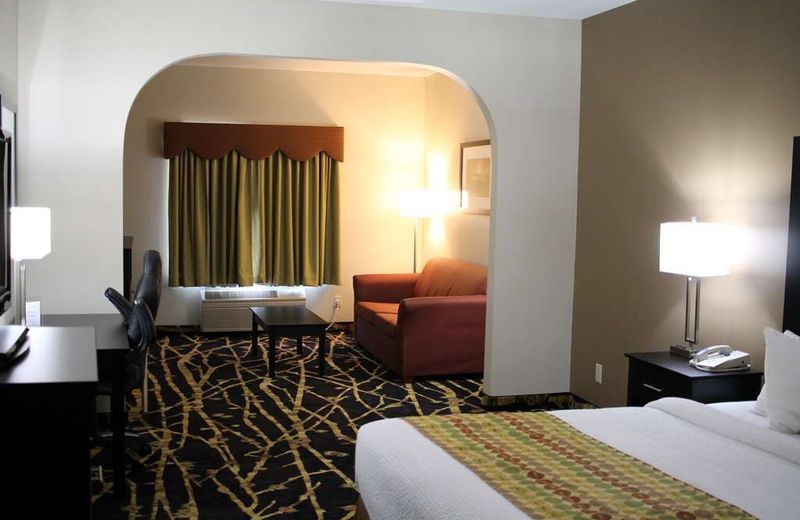 Best Western Plus Des Moines West Inn & Suites