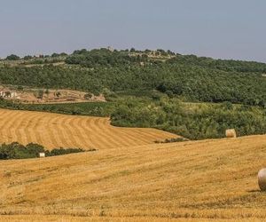 Two-Bedroom Apartment with a Fireplace in Todi (PG) Todi Italy