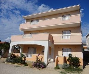 Apartments Birdy Novaglia Croatia