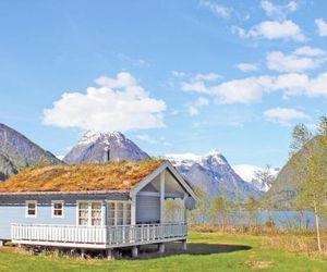 Two-Bedroom Holiday home with Sea View in Fjærland Boyum Norway