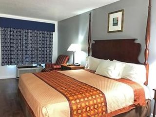 Фото отеля American Inn & Suites Russellville