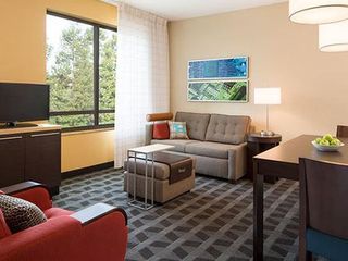 Фото отеля TownePlace Suites by Marriott Lincoln North