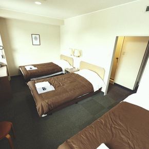 NearBy Hotel