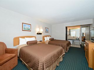 Hotel pic Best Western Harbour Pointe Lakefront