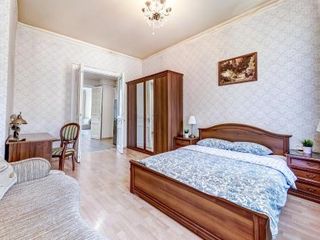 Hermitage View 6BR Apartment