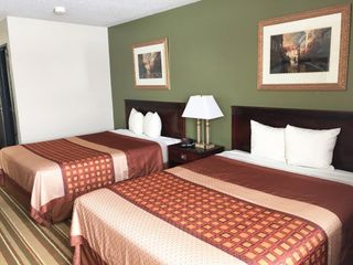 Hotel pic Heartland Hotel & Suites