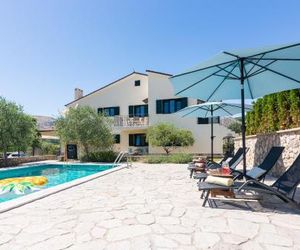 Apartments Garden Baska Croatia