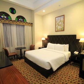 NearBy Hotel