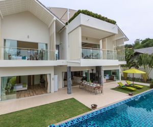 Luxury villa Baylis in a full service resort with beachclub Mae Nam Thailand