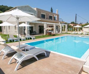 Luxury Villa Hera - Beachfront Roda Greece