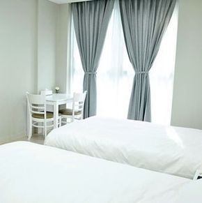 NearBy Hotel