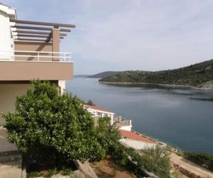 Apartments Ljubica Vinisce Croatia