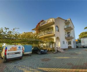 Apartments Nada Grebastica Croatia