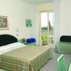 NearBy Hotel