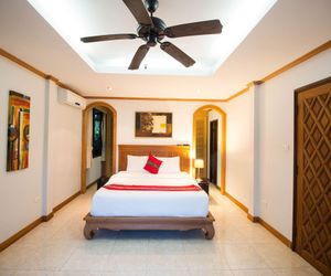 Grand Condo Lotus Pool Villa 300 meter from beach Pattaya Thailand
