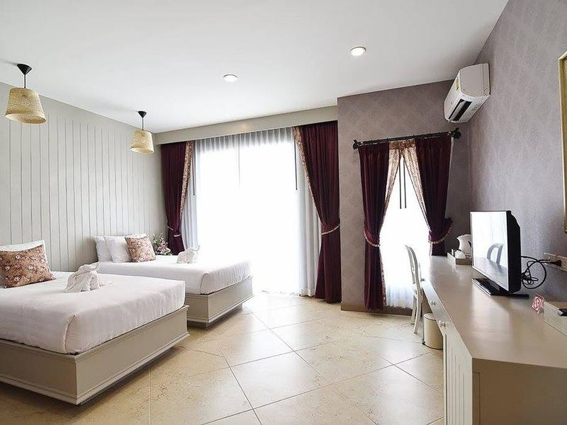 Hotel Photo 6