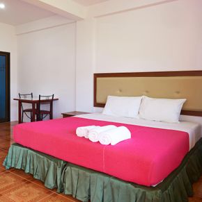 NearBy Hotel