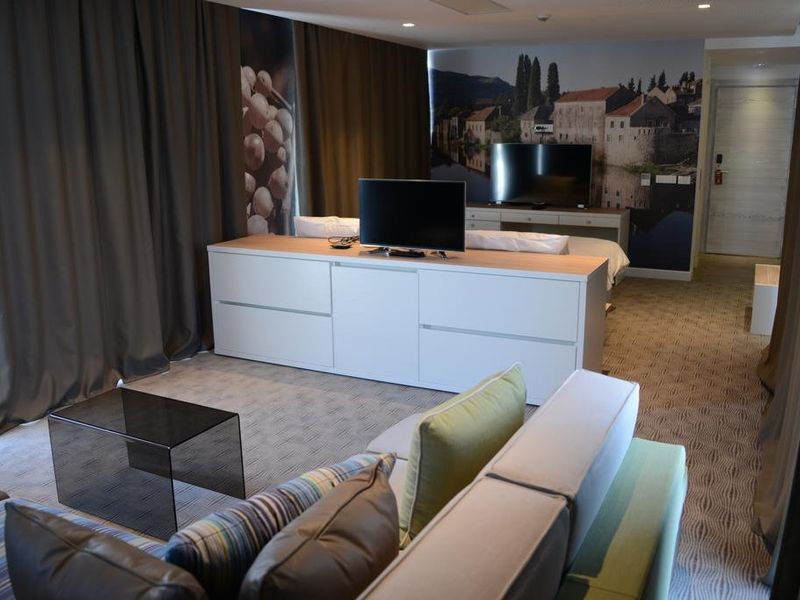 Hotel Photo 9