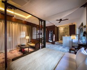NearBy Hotel