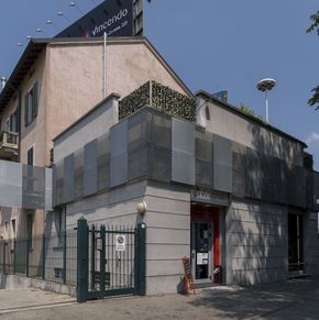 NearBy Hotel