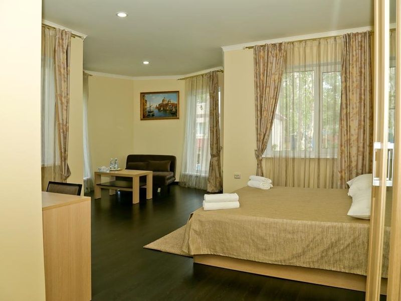 Hotel Photo 1