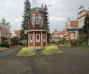 Villa Merah Kota Bunga Puncak Cianjur Indonesia