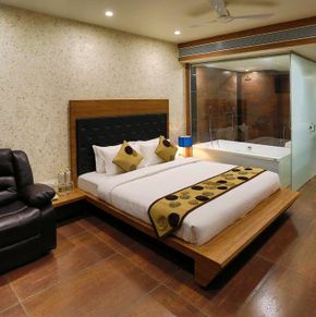 NearBy Hotel