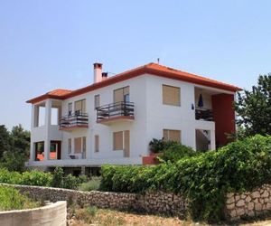 Apartments by the sea Ugljan - 830 Ugliano Croatia