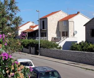 Apartments with a parking space Supetar (Brac) - 5612 Supetar Croatia