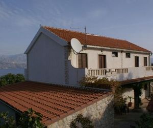 Apartments with a swimming pool Splitska (Brac) - 2889 Splitska Croatia