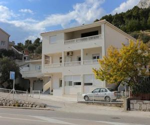 Apartments with a parking space Omis - 10351 Omis Croatia