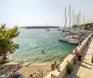 Apartments by the sea Maslinica (Solta) - 772 Grhhote Croatia