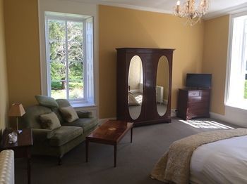 Buckenhill Manor Bed & Breakfast