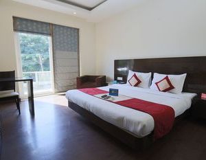 FabHotel Sikandarpur Metro Station Gurgaon India