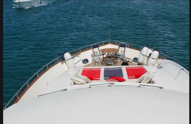 Catarí Luxury Yacht