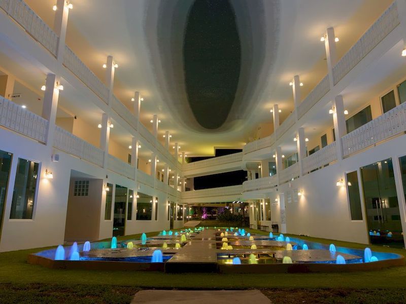 Hotel Photo 12