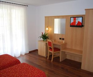 Hotel Garni Arnica Molveno Italy