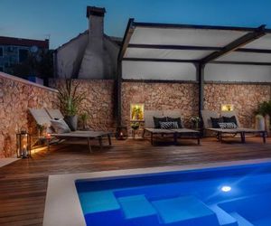Apartments Valentina Bol Croatia