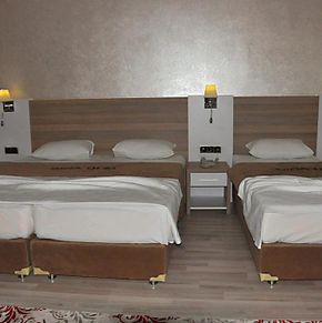 NearBy Hotel