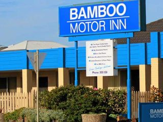 Фото отеля Bamboo Motor Inn