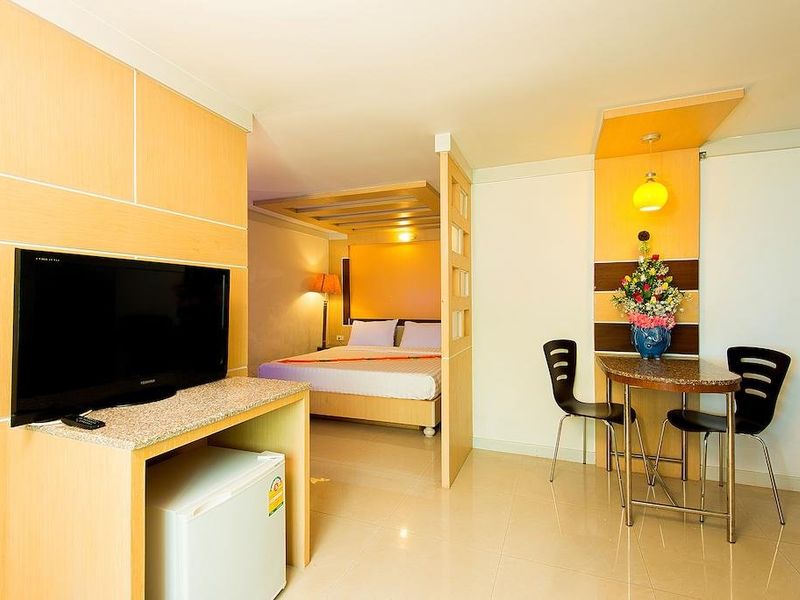 Hotel Photo 6