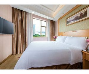 Vienna Hotel in Pinghu Square Fenggang China